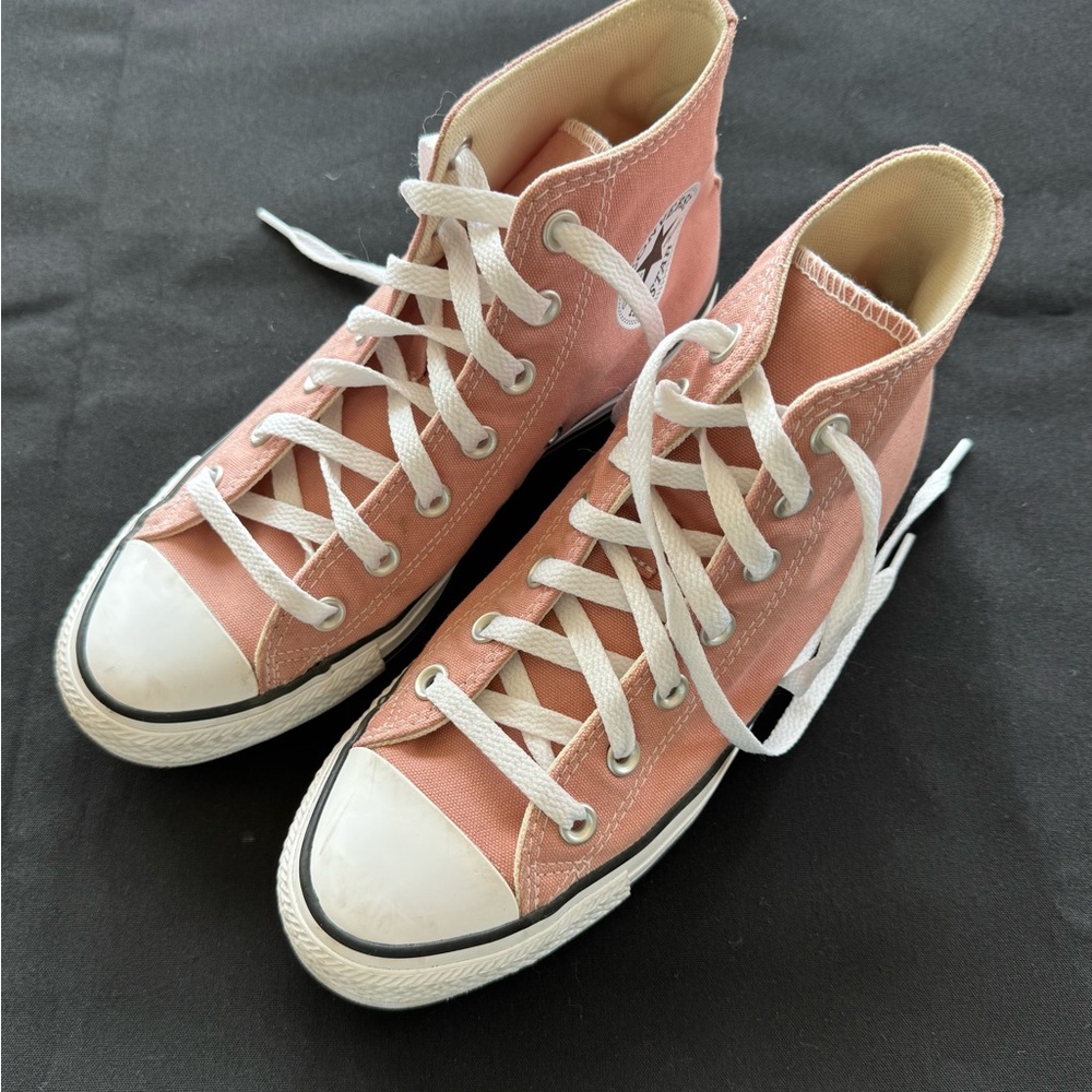 Converse peach Canvas High-Tops 7.5 - Picture 2 of 5